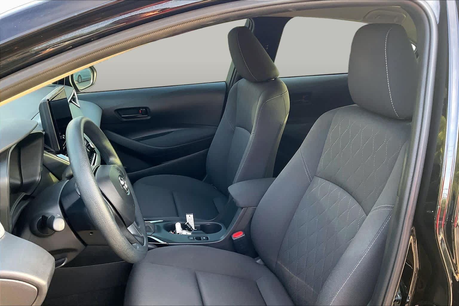 Used 2023 Toyota Corolla LE FWD image 8