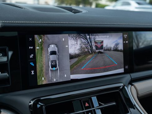 Certified 2025 Porsche Panamera 4 image 29