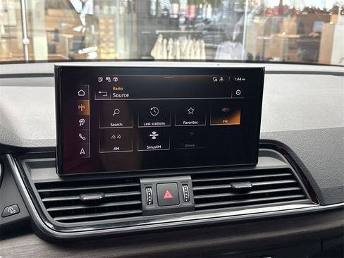 Certified 2025 Audi Q5 2.0T Premium Plus w/ Premium Plus Package image 16