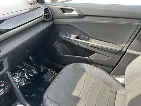 New 2025 Volkswagen Taos SE AWD/4WD image 26