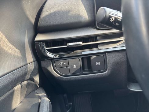 Used 2026 Kia Sportage LX FWD image 29
