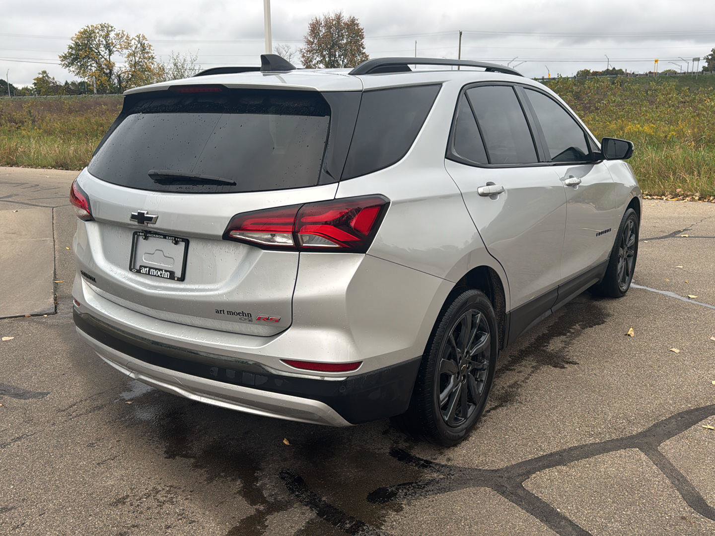 Used 2022 Chevrolet Equinox RS w/ RS Leather Package FWD image 5