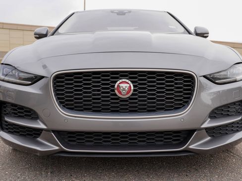 Used 2020 Jaguar XE S image 9