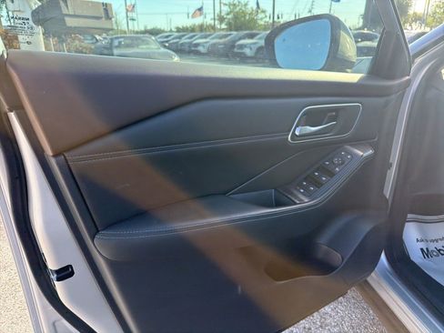 Used 2021 Nissan Rogue SV w/ Premium Package FWD image 24