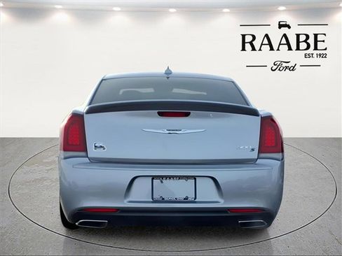 Used 2015 Chrysler 300 S image 9