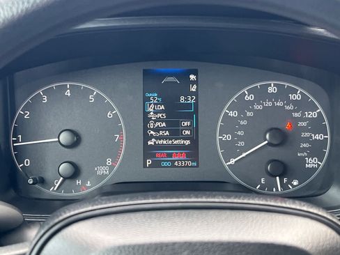 Used 2024 Toyota Corolla LE image 25