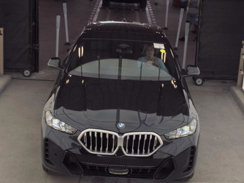 Used 2025 BMW X6 xDrive40i AWD/4WD image 29