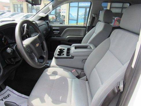 Used 2018 Chevrolet Silverado 1500 Custom w/ Custom Value Package AWD/4WD image 23