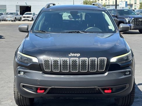 Used 2019 Jeep Cherokee Trailhawk w/ Cold Weather Group AWD/4WD image 2