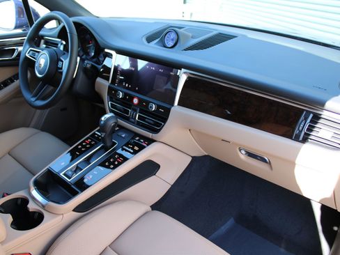New 2026 Porsche Macan image 26