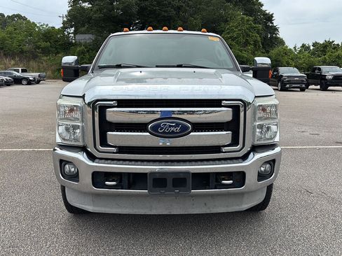 Used 2013 Ford F250 XLT w/ Chrome Pkg AWD/4WD image 2