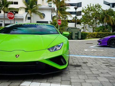 Used 2021 Lamborghini Huracan EVO RWD image 8