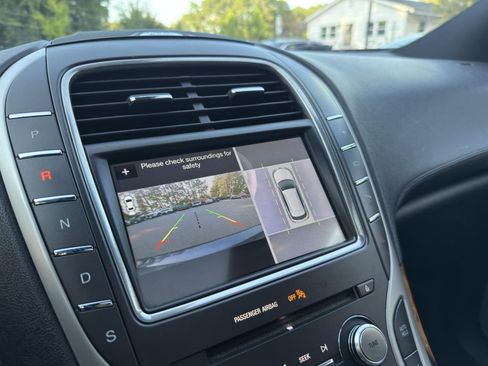 Used 2017 Lincoln MKX Reserve w/ Luxury Package image 36