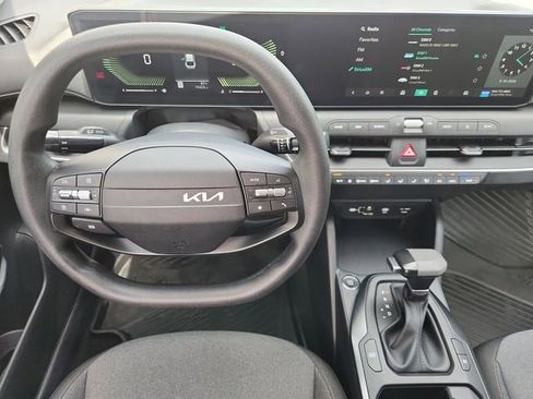 Used 2025 Kia K4 FWD image 11