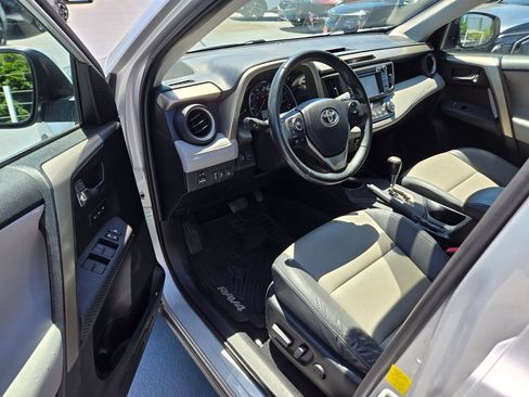 Used 2014 Toyota RAV4 Limited w/ Technology Package AWD/4WD image 20
