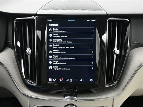 Used 2024 Volvo XC60 B5 Ultimate w/ Protection Package Premier image 16