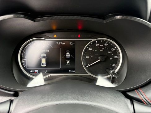 New 2025 Nissan Versa SR w/ Trunk Package image 24