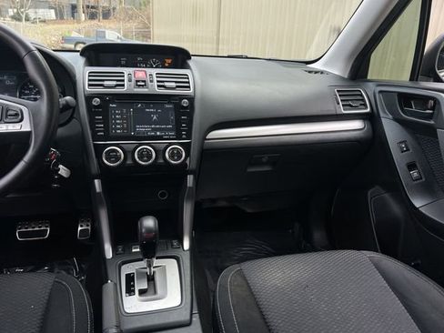 Used 2017 Subaru Forester 2.5i Premium image 17