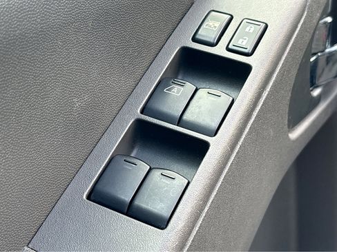 Used 2019 Nissan Frontier PRO-4X image 18