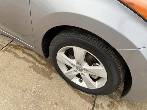 Used 2013 Hyundai Elantra GLS w/ Preferred Pkg image 30