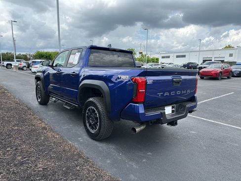 Certified 2025 Toyota Tacoma TRD Off-Road AWD/4WD image 5