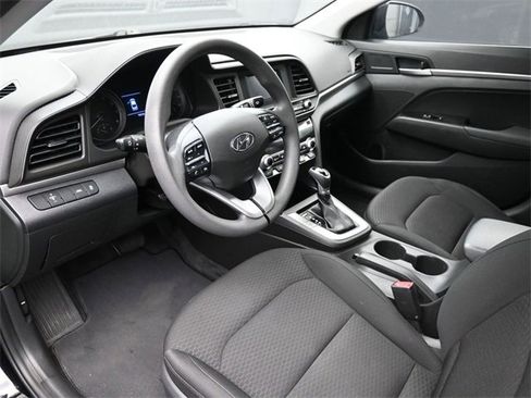 Used 2020 Hyundai Elantra SE w/ Cargo Package (C1) image 18
