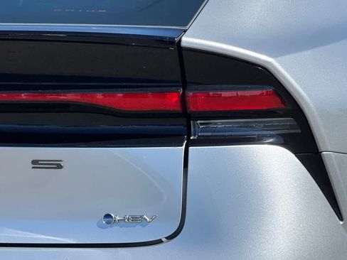Certified 2023 Toyota Prius LE FWD image 31