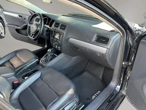 Used 2015 Volkswagen Jetta SE FWD image 10