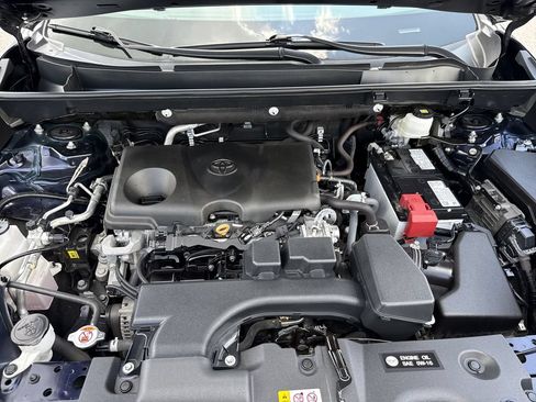 Used 2024 Toyota RAV4 XLE AWD/4WD image 40