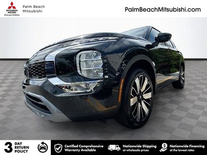 Used 2025 Mitsubishi Outlander SE