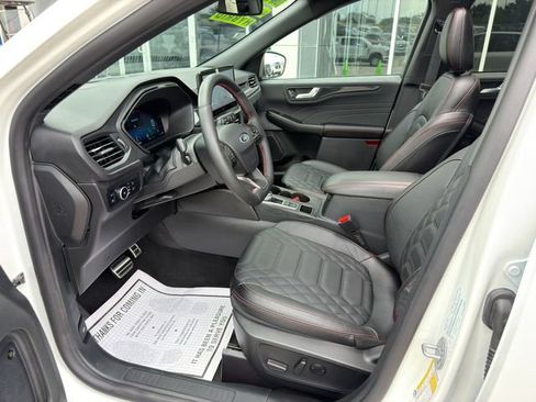 Used 2024 Ford Escape ST-Line Elite w/ Premium Technology Package AWD/4WD image 15