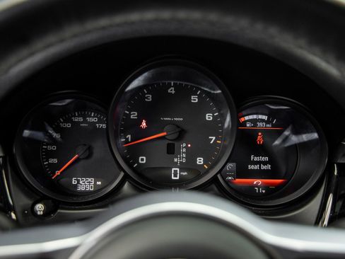 Certified 2020 Porsche Macan image 30