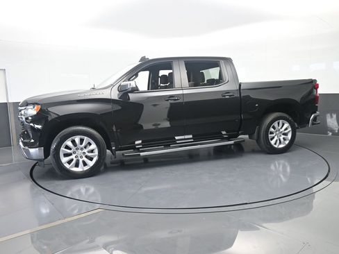 Used 2024 Chevrolet Silverado 1500 LT RWD image 2