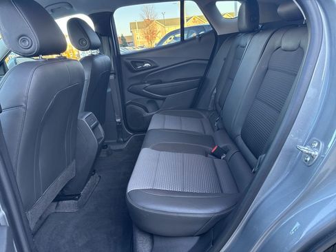 Used 2024 Chevrolet Trax LT w/ LT Convenience Package image 32