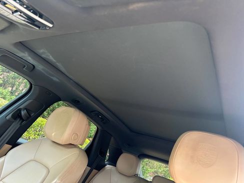 Used 2019 Porsche Cayenne image 26