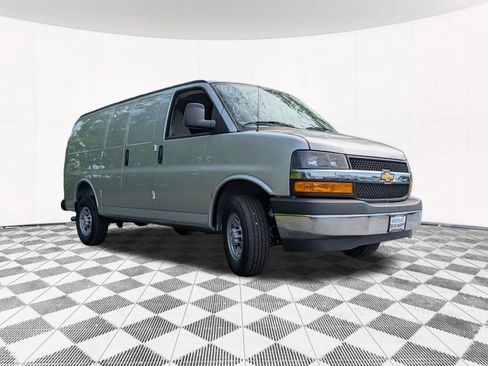 New 2026 Chevrolet Express 2500 RWD image 9