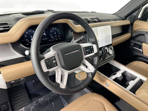 Used 2026 Land Rover Defender 110 X-Dynamic SE AWD/4WD image 10