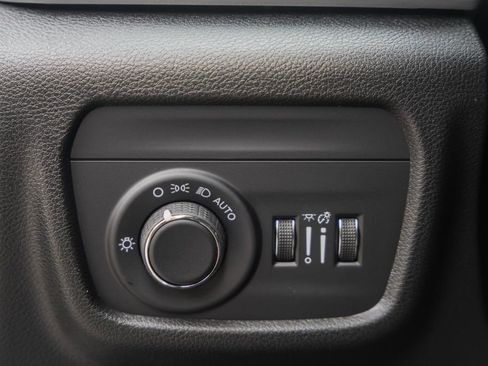 New 2025 Jeep Grand Cherokee Laredo X w/ Luxury Tech Group I image 32