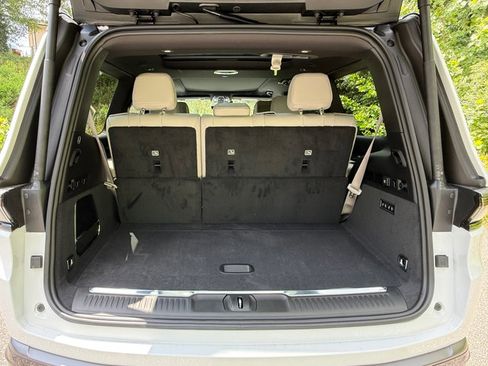 New 2026 Jeep Grand Wagoneer Summit AWD/4WD image 22