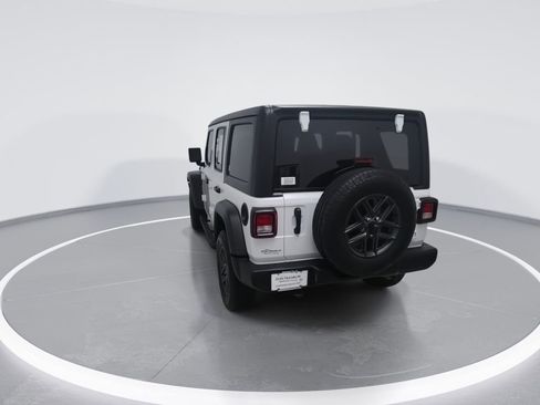 Used 2024 Jeep Wrangler Unlimited Sport AWD/4WD image 8