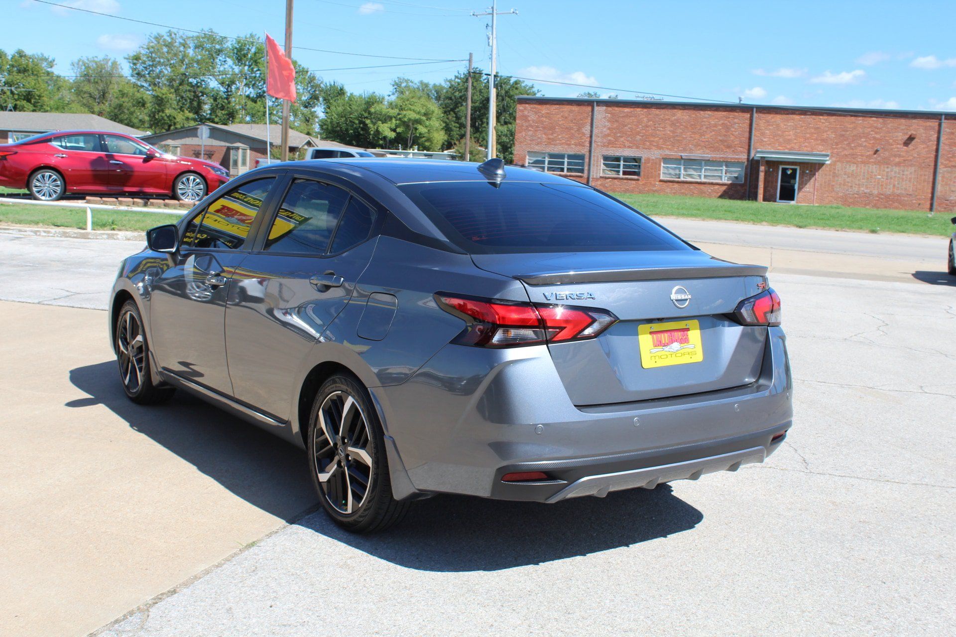 Used 2025 Nissan Versa SR w/ Trunk Package FWD image 7