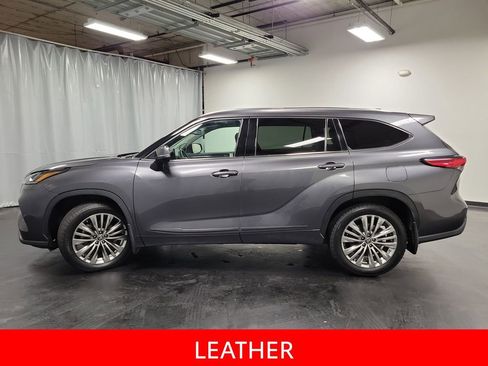 Used 2023 Toyota Highlander Platinum image 5