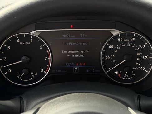 Used 2025 Nissan Altima 2.5 SV FWD image 11