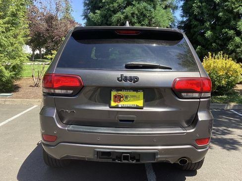 Used 2019 Jeep Grand Cherokee Altitude AWD/4WD image 18