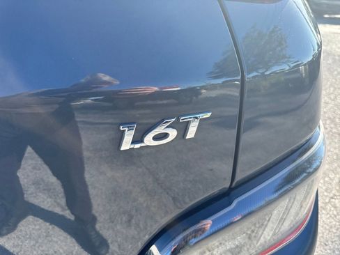 Used 2022 Hyundai Kona Limited FWD image 8
