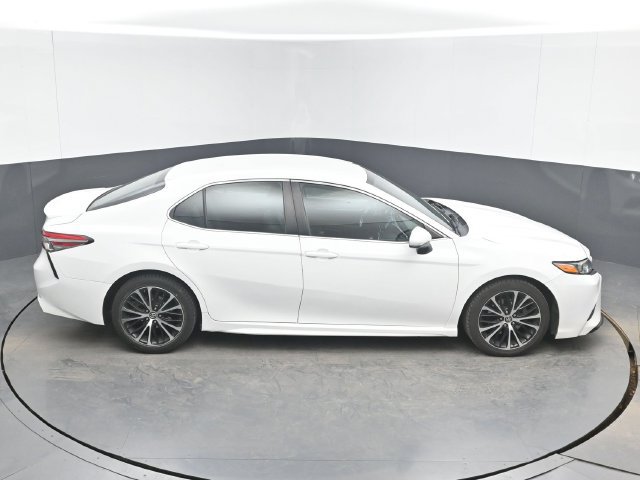 Used 2018 Toyota Camry SE FWD image 25