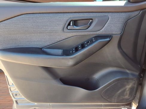 Used 2023 Nissan Rogue S FWD image 21