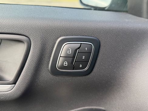 Used 2025 Ford Escape Platinum AWD/4WD image 24