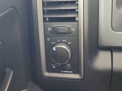 Used 2016 RAM 2500 Tradesman w/ Chrome Appearance Group AWD/4WD image 24