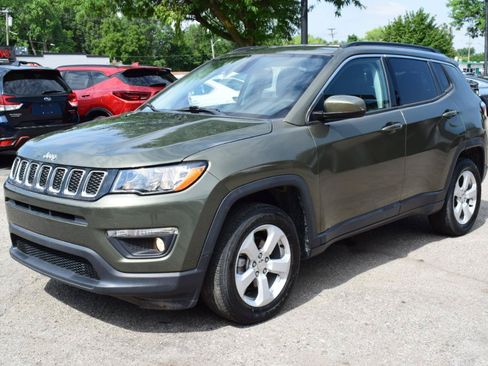 Used 2018 Jeep Compass Latitude w/ Popular Equipment Group AWD/4WD image 4